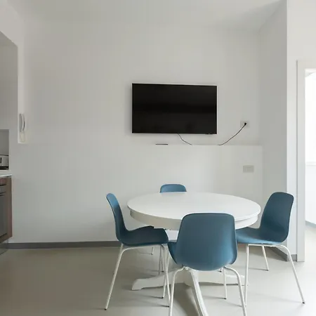 Center Apartment-gioia Apartment *